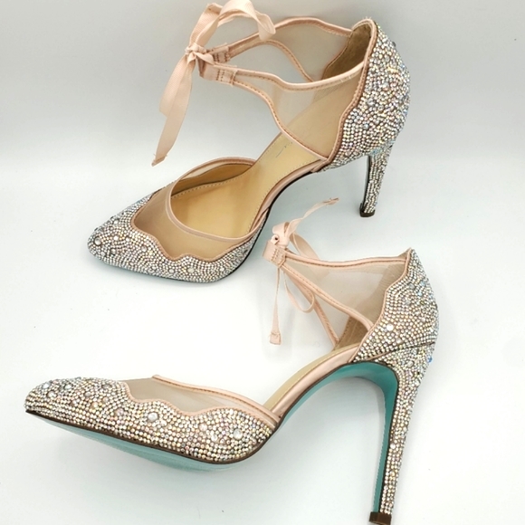 Betsey Johnson Iris pumps NWOB - Picture 5 of 12